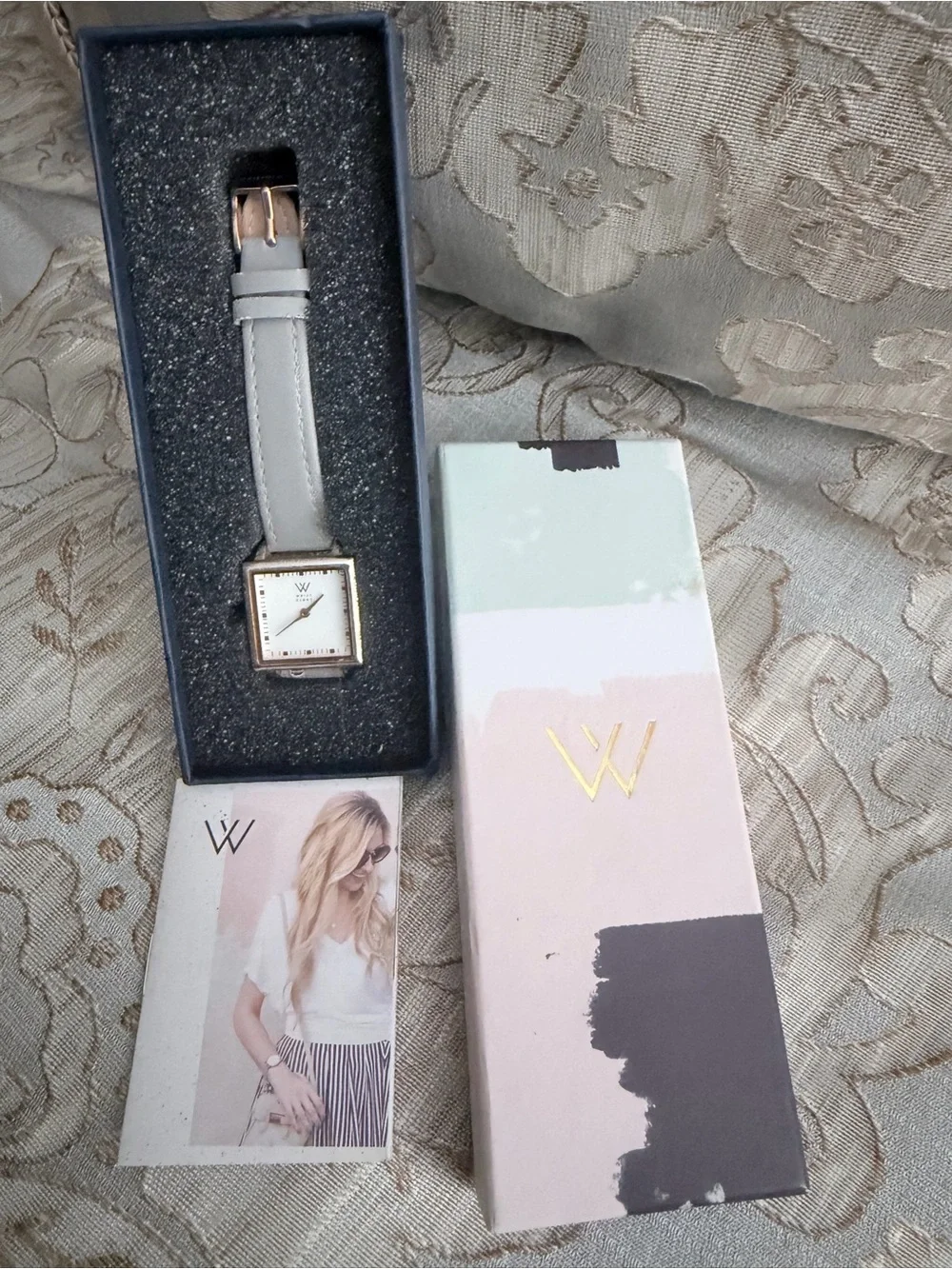 Minimalist Silver Square Dial Women's Watch with Light Gray Leather Strap